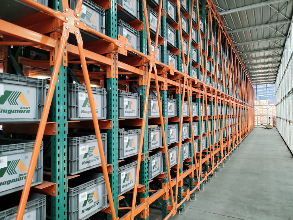Como o ASRS se integra aos sistemas WMS/ERP?